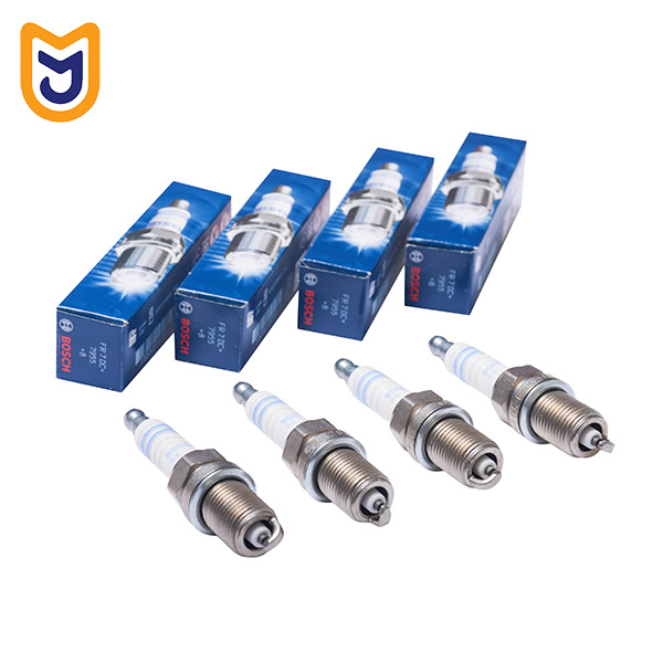 شمع-موتور-پایه-کوتاه-8-بوش-BOSCH-2-1 (1) شمع موتور خودرو بوش پایه کوتاه BOSCH مدل FR7DC مناسب وانت آریسان - Image 1